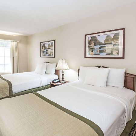 Baymont By Wyndham Valdosta At Valdosta Mall Bagian luar foto