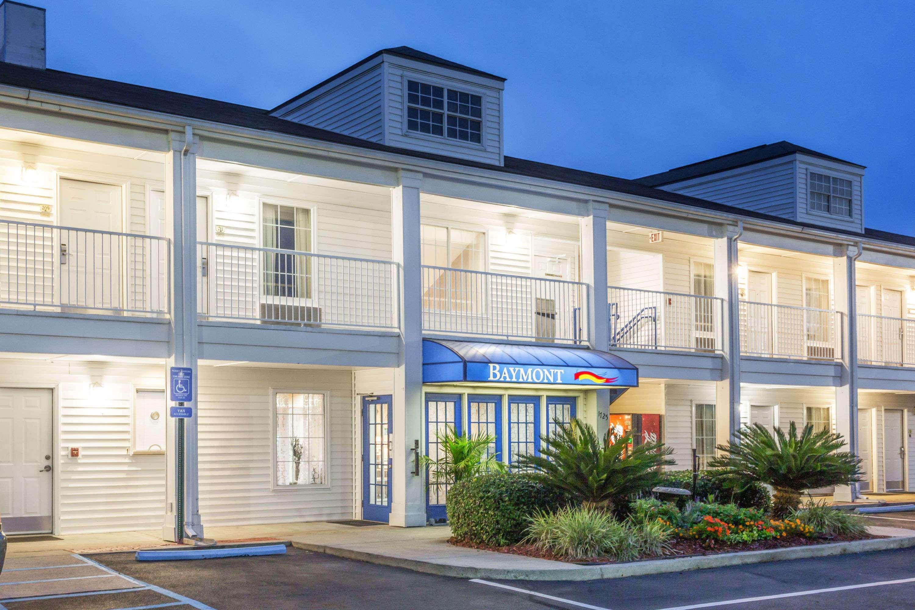 Baymont By Wyndham Valdosta At Valdosta Mall Bagian luar foto
