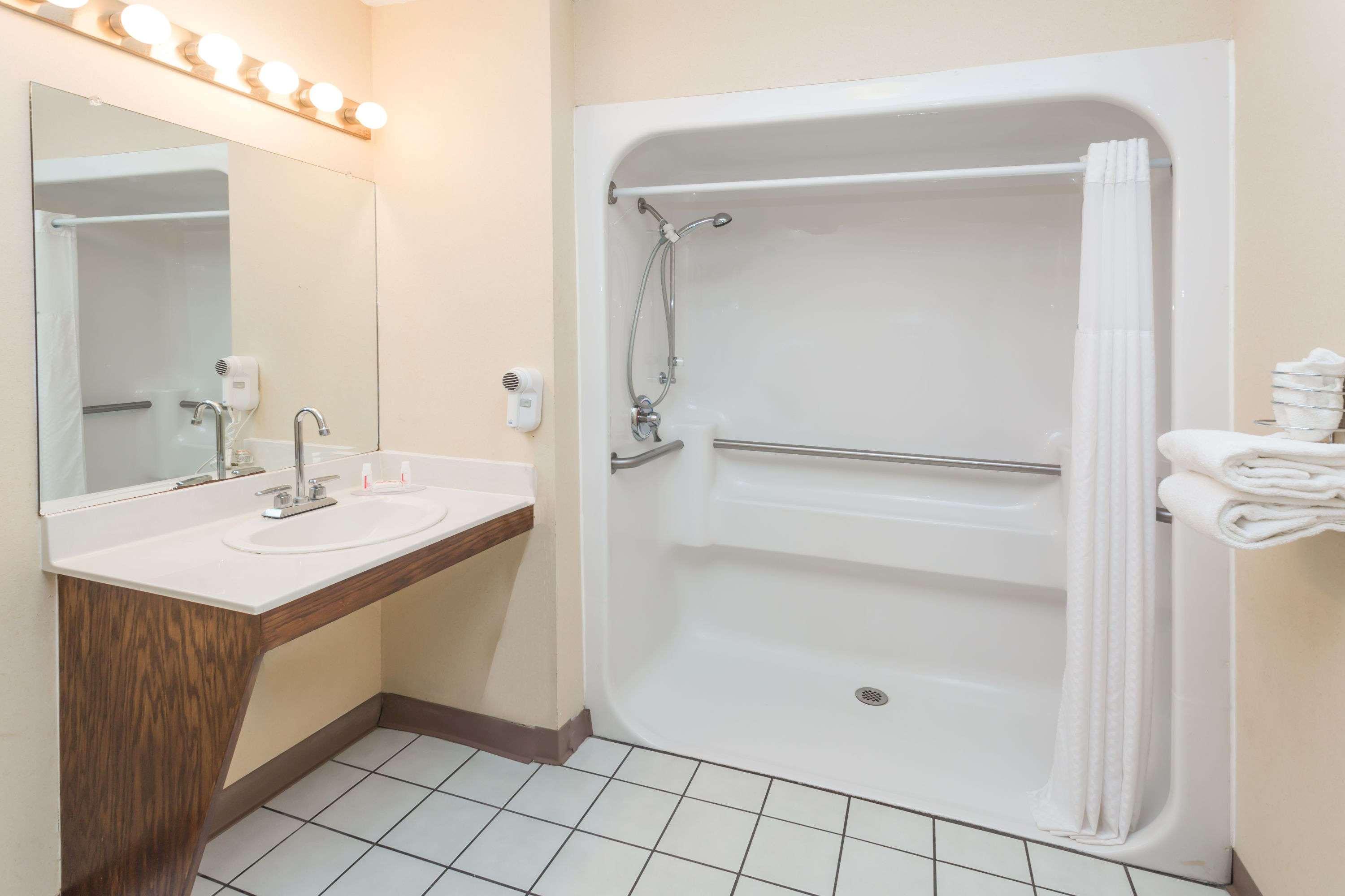 Baymont By Wyndham Valdosta At Valdosta Mall Bagian luar foto