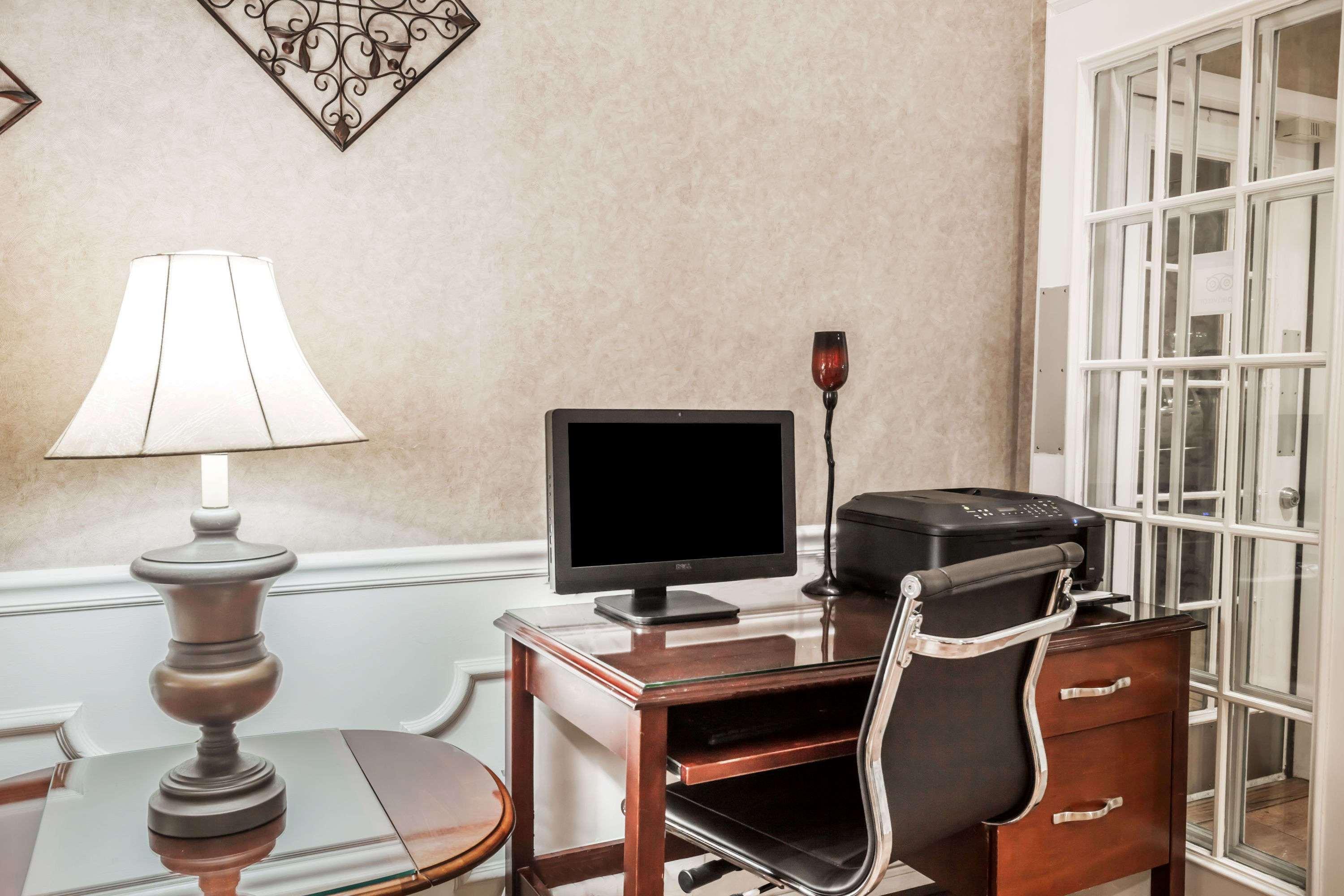 Baymont By Wyndham Valdosta At Valdosta Mall Bagian luar foto