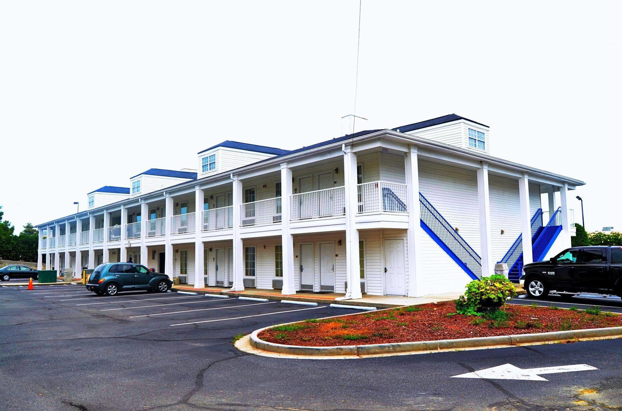 Baymont By Wyndham Valdosta At Valdosta Mall Bagian luar foto